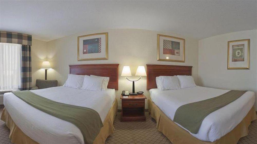 Holiday Inn Express Hotel & Suites Tampa-Fairgrounds-Casino By Ihg Exterior foto