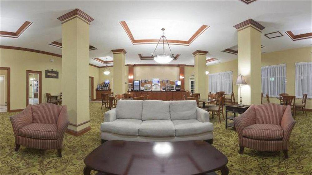Holiday Inn Express Hotel & Suites Tampa-Fairgrounds-Casino By Ihg Exterior foto