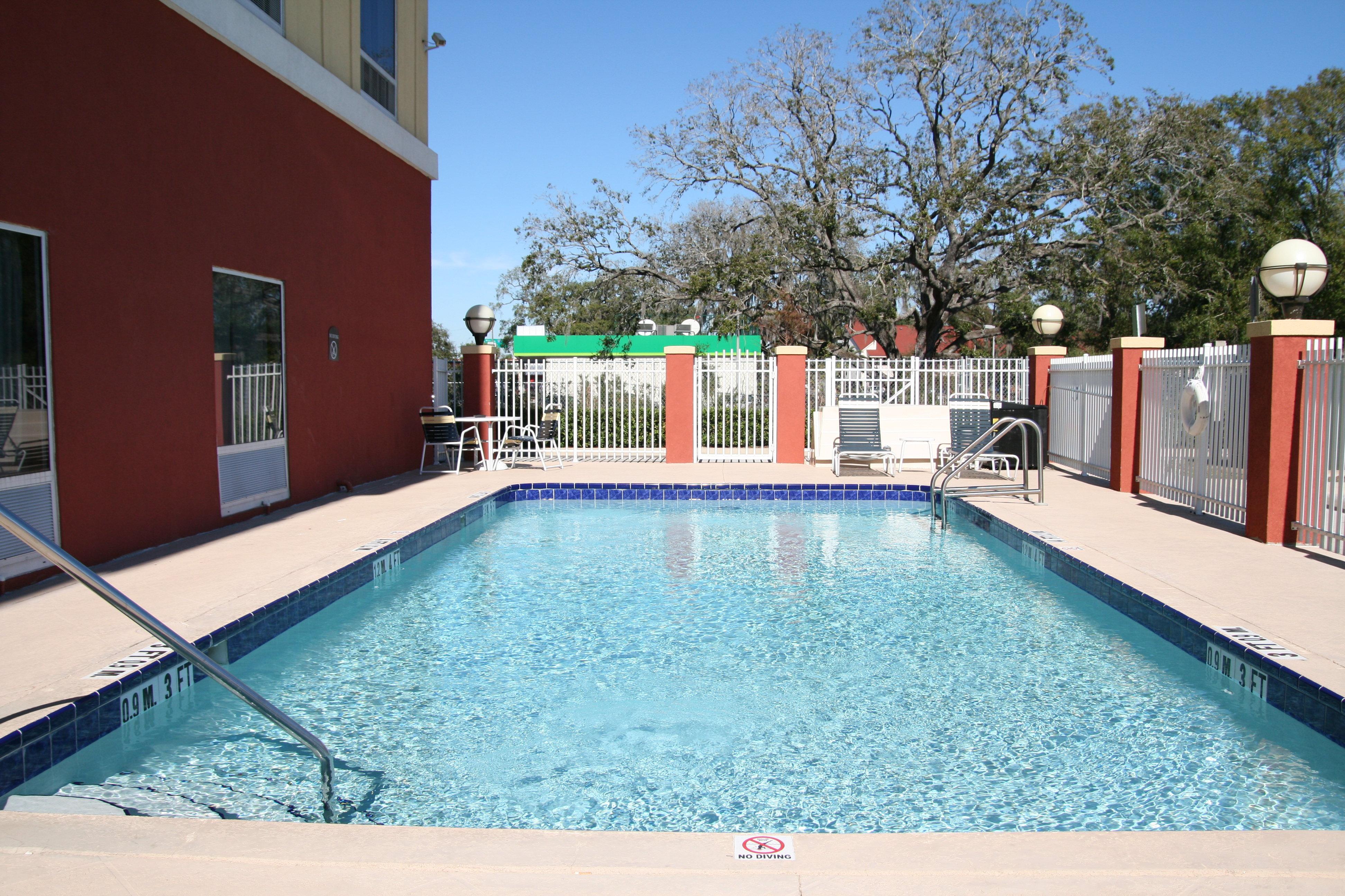 Holiday Inn Express Hotel & Suites Tampa-Fairgrounds-Casino By Ihg Exterior foto