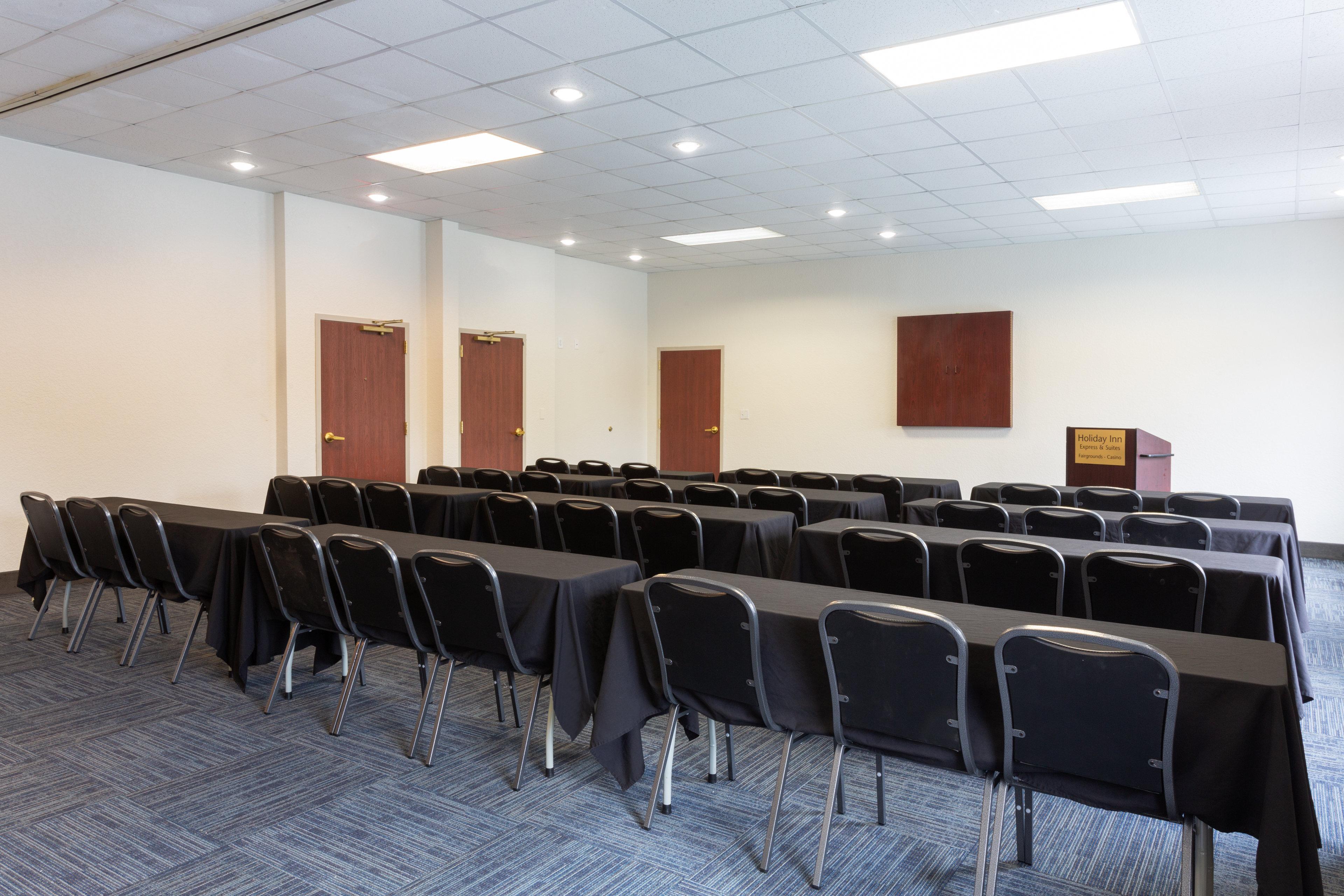Holiday Inn Express Hotel & Suites Tampa-Fairgrounds-Casino By Ihg Exterior foto
